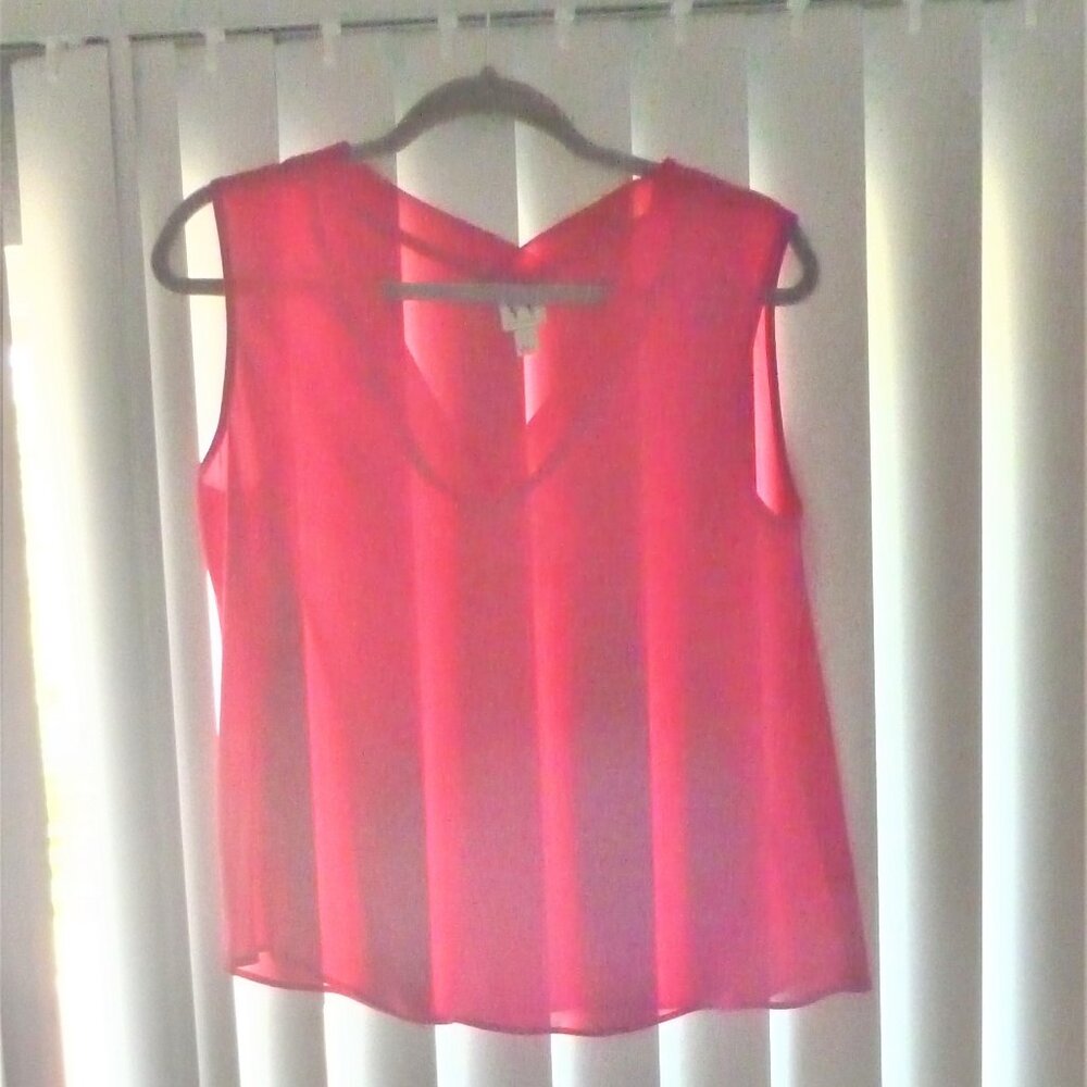 DEEP PINK WORTHINGTON TOP,  POLYESTER (SMALL)